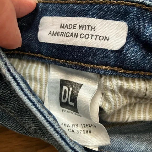 DL1961 Lucy Denim distressed blue Jean girls shorts 14 - Picture 5 of 11